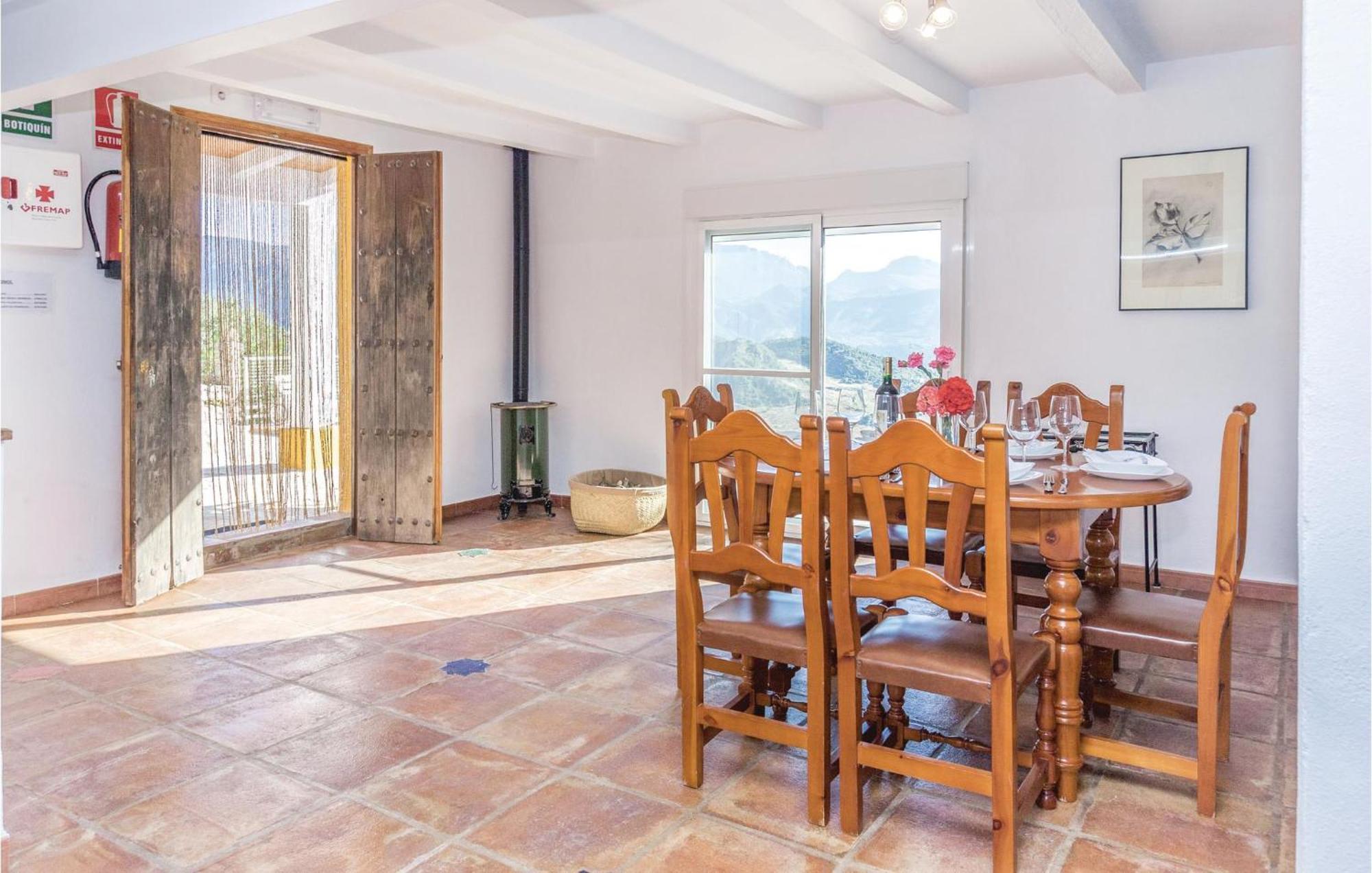 Awesome Home In Cadiz With Swimming Pool El Gastor Buitenkant foto